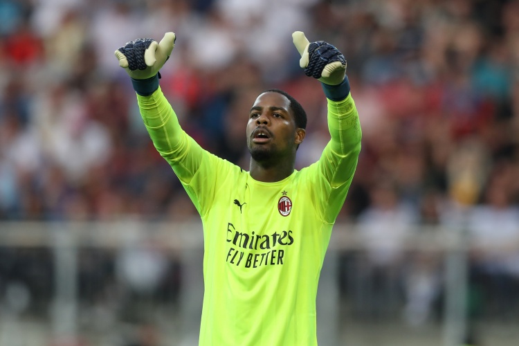 罗马诺：米兰与迈尼昂续约情况乐观，年薪500万欧+200万欧奖金